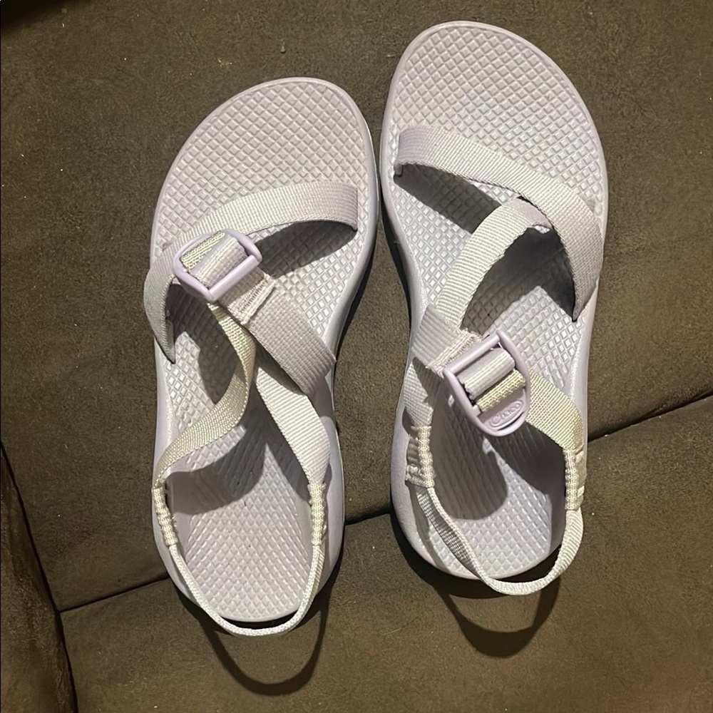 Like new Lavender adjustable chacos